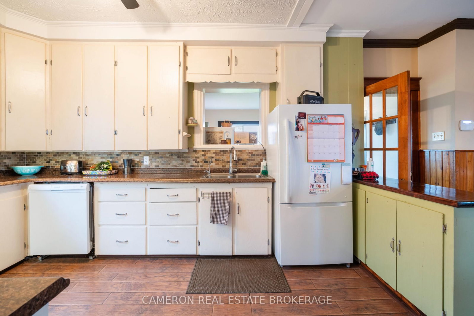Listing Image 7