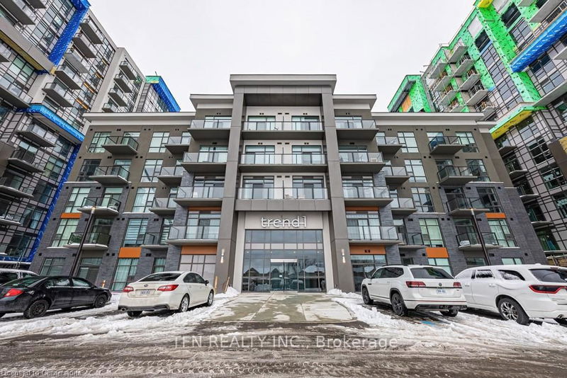 home for lease on 302-450 Dundas Street E