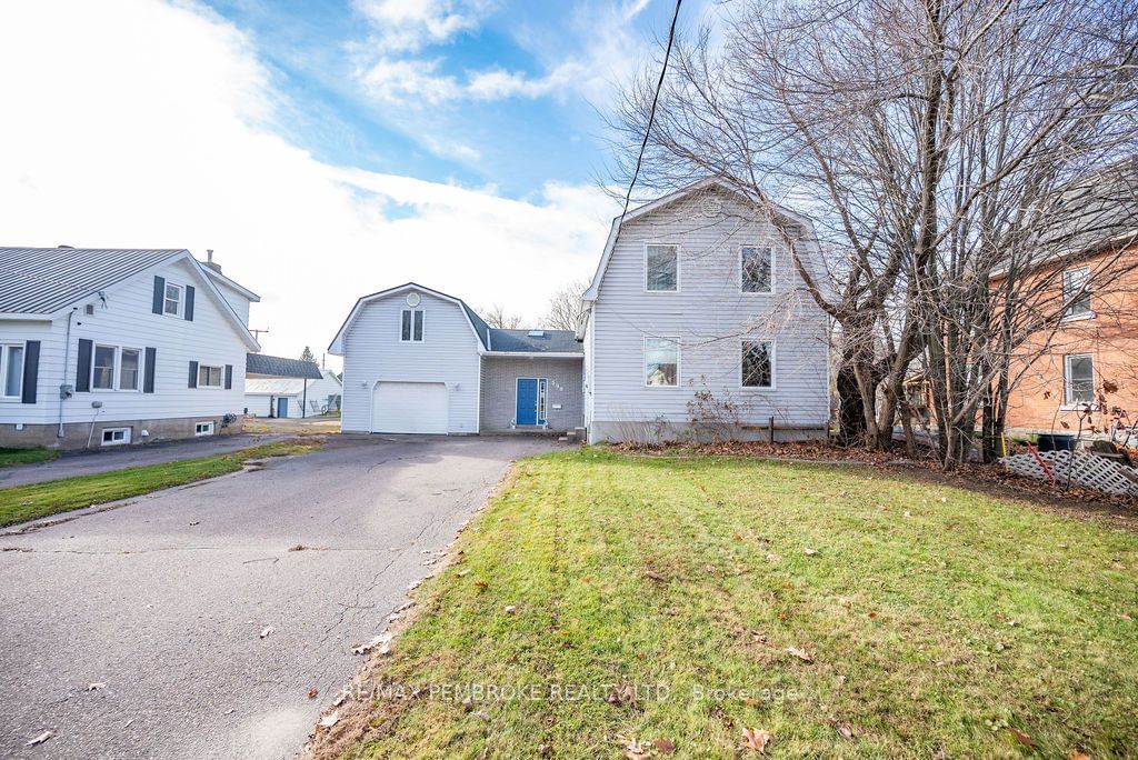 Building at 590 Boundary Road, Laurentian Valley, 531 - Laurentian Valley