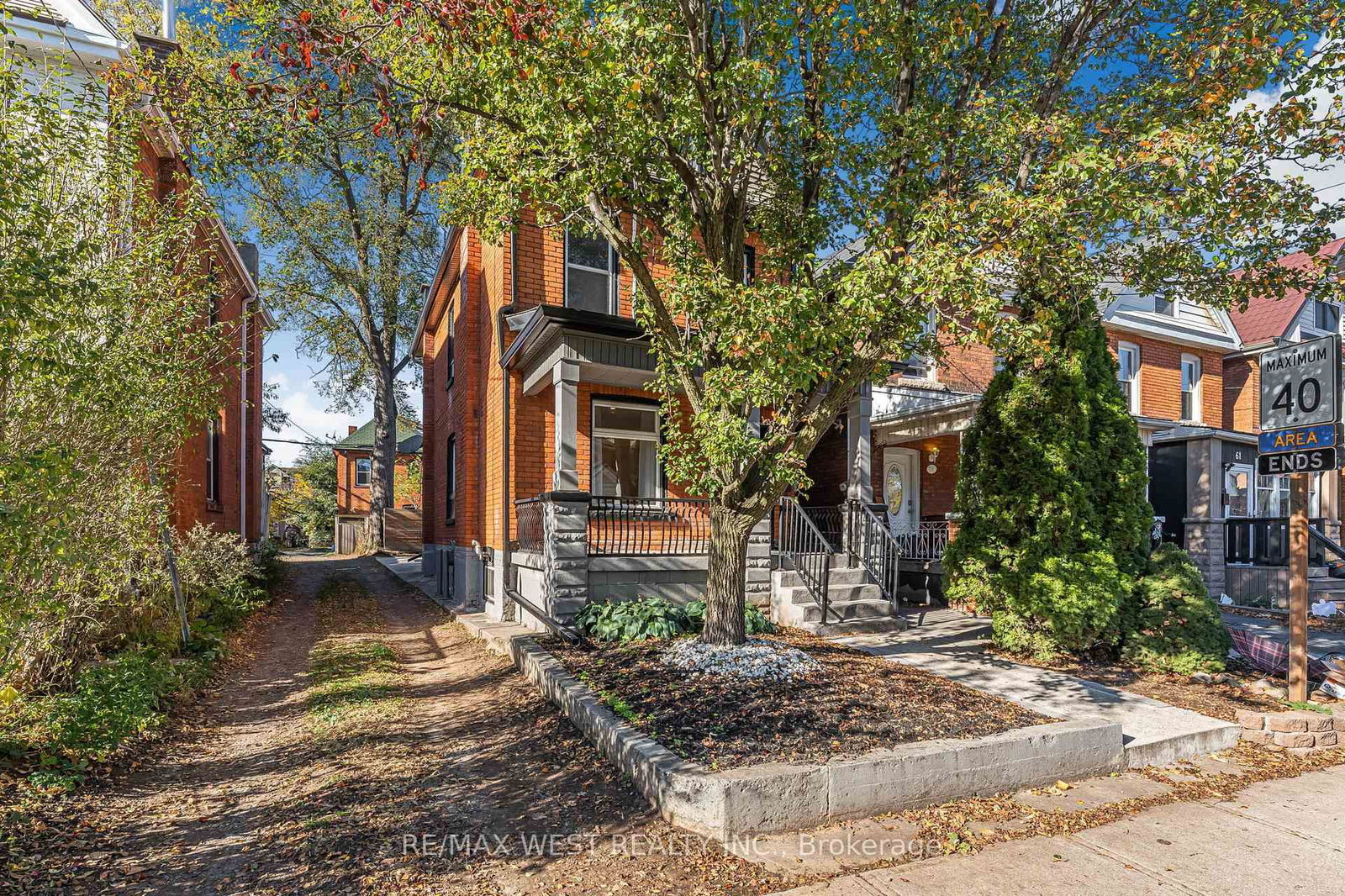 Semi-Detached House sold at 57 Stirton Street, Hamilton, Gibson, L8L 6E7 - MLS: X11210667