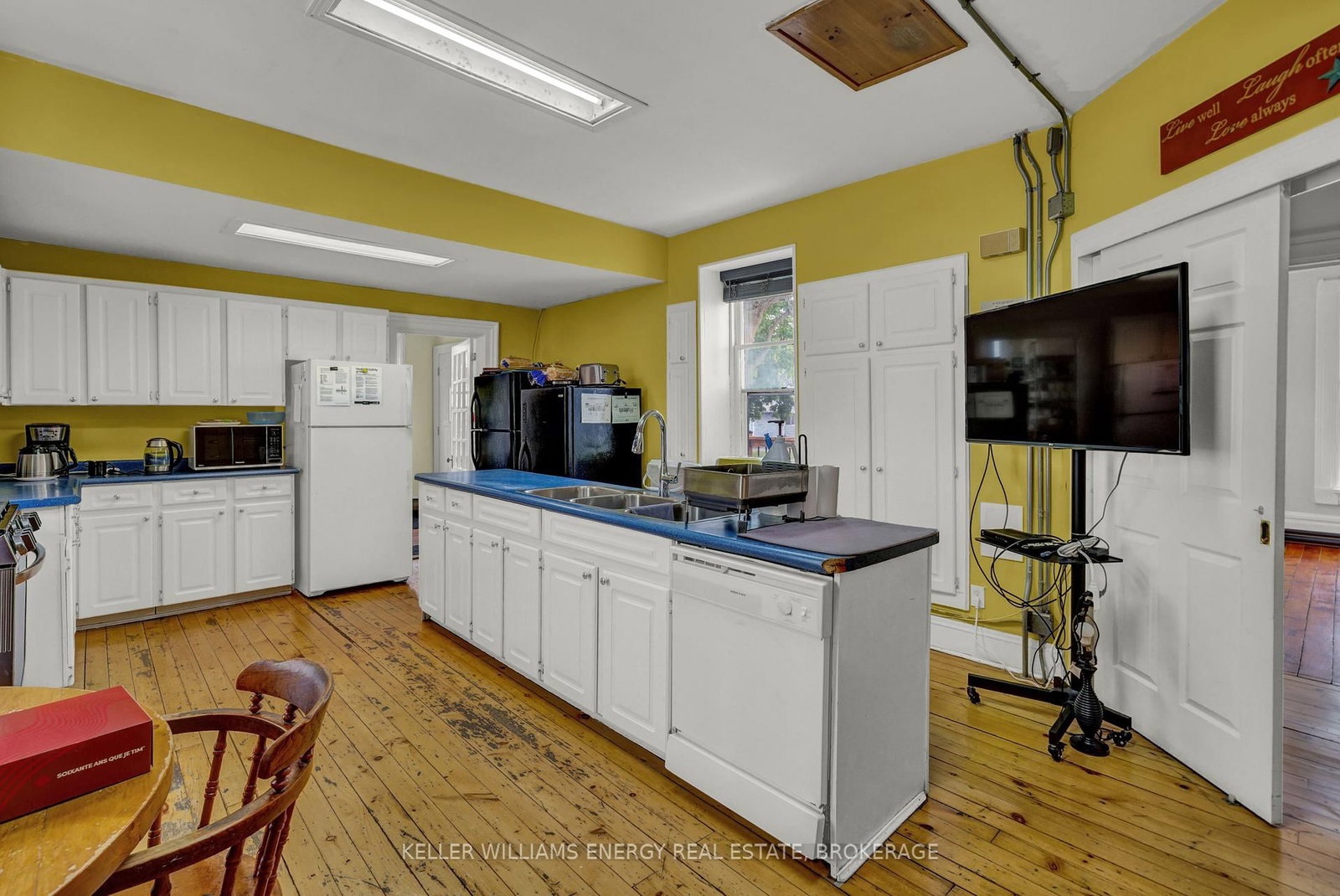 Listing Image 7