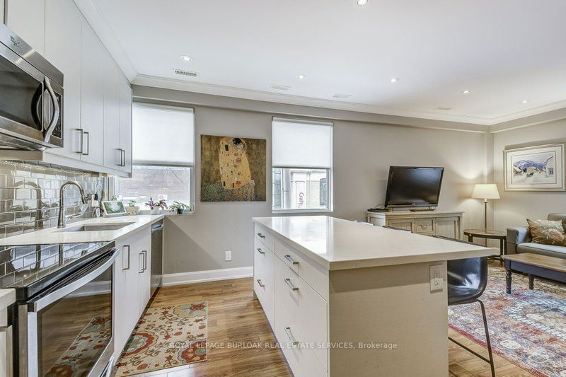home for lease on 205-2 King Street W