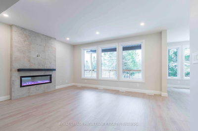 2 Mackenzie John Cres, Brighton - Brighton image-0-4
