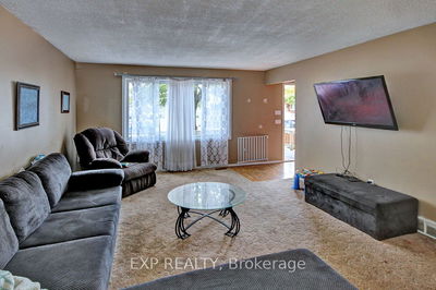 346 Trudeau Dr, Sarnia - Sarnia image-0-2