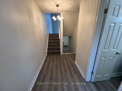 Unit 18 — 40 Fairfax Crt, London - North I image-0-3