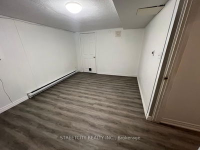 Unit 18 — 40 Fairfax Crt, London - North I image-0-4