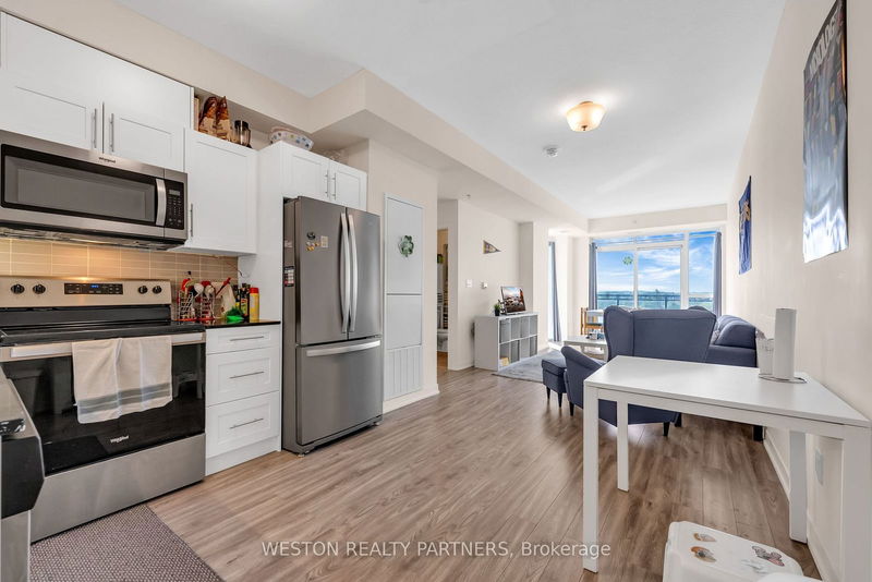home for lease on 1104-128 King Street N