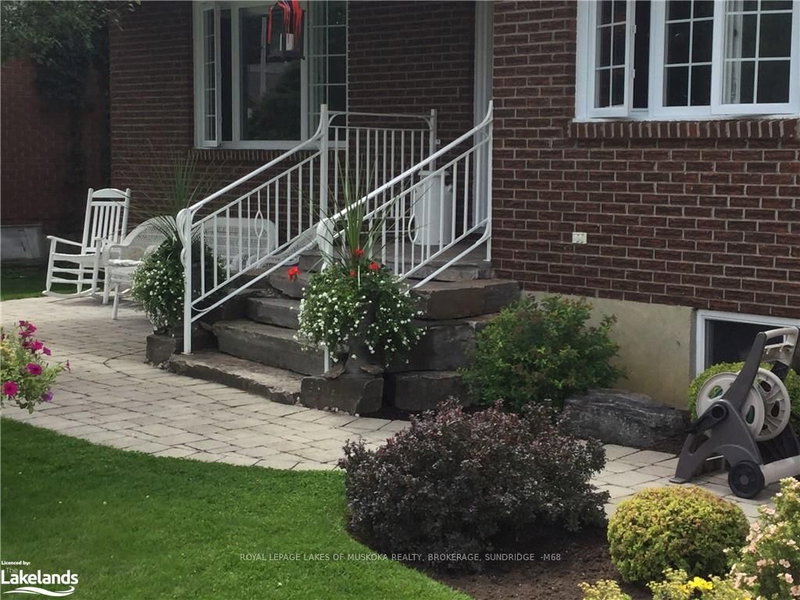 9 FITZ Ave, South River, P0A 1X0 | Image 2