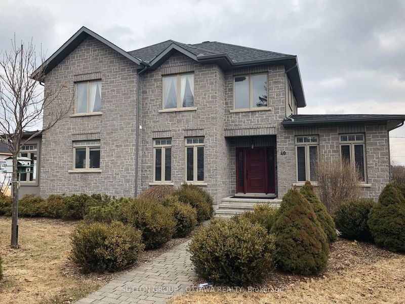 home for lease on 40 St. Helen's Place