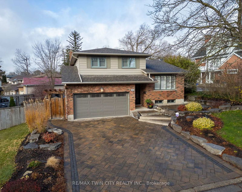 home for sale on 33 Woodview Crescent