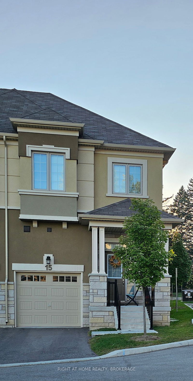 home for lease on 15-515 Garner Road W