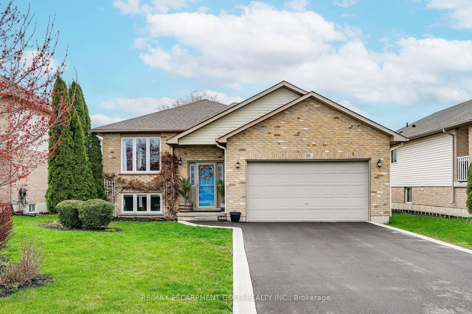 Detached House sold at 39 Spitfire Drive, Hamilton, Mount Hope, L0R 1W0 - MLS: X11438873