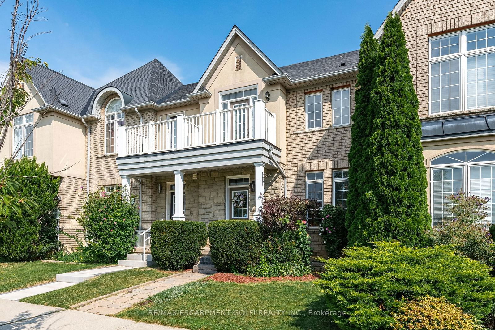 Townhouse sold at 7 Northampton Boulevard, Hamilton, Stoney Creek, L8E 6C5 - MLS: X11439981