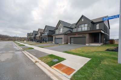 7507 Splendour Dr, Niagara Falls - 222 - Brown image-0-1