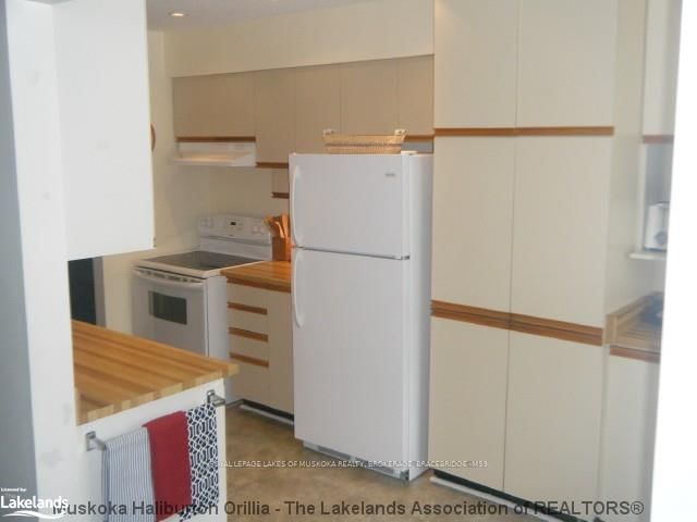 10 - 142 ECCLESTONE Dr, Bracebridge, P1L 1G6 | Image 3