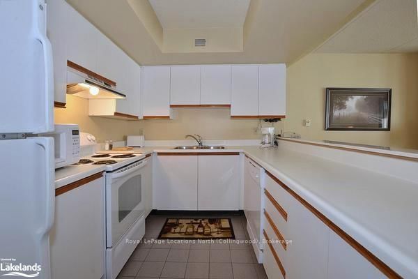 112 - 107 ANN HEGGTVEIT Dr, Blue Mountains, L9Y 0V2 | Image 3