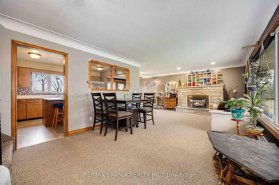 4715 Lakeside St, Plympton-Wyoming - Plympton Wyoming image-0-2
