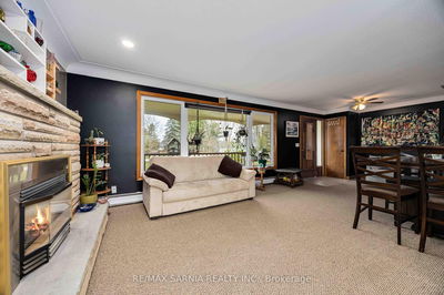 4715 Lakeside St, Plympton-Wyoming - Plympton Wyoming image-0-4