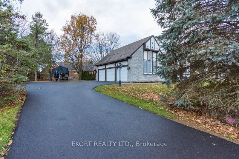 24 Kaiser Crt, Belleville, K8P 5G3 | Image 3