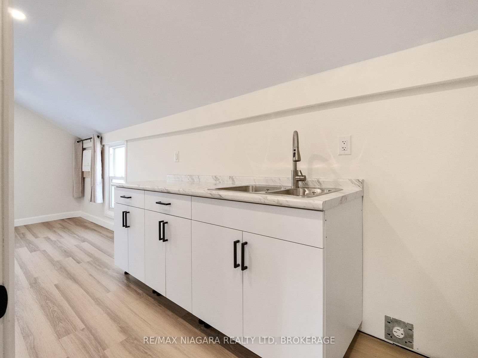 132 Waterloo Street, Unit UNIT#3 - Photo 5