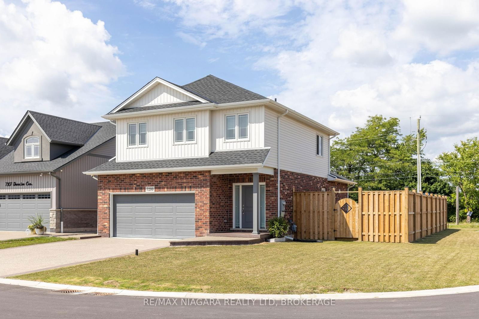 Building at 7299 SHERRILEE Crescent, Niagara Falls, Brown