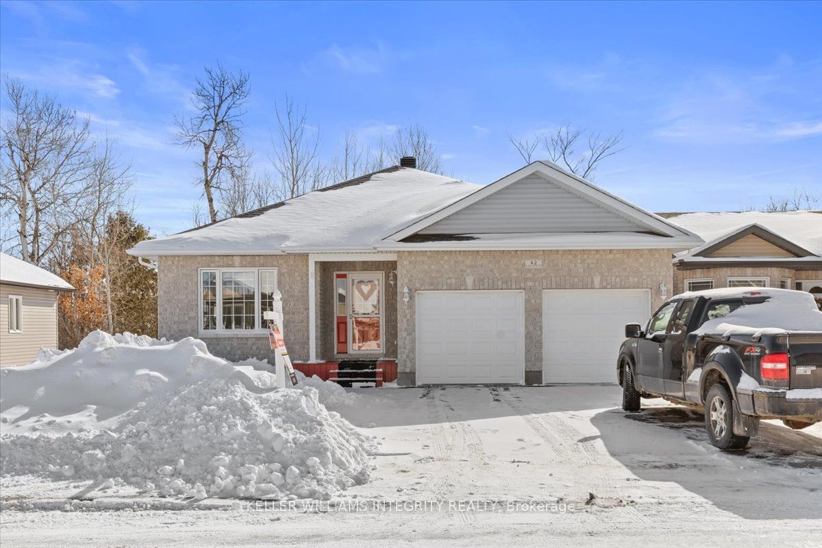 Detached House for sale at 42 Code Crescent, Smiths Falls, 901 - Smiths Falls, K7A 0A9 - MLS: X11822113