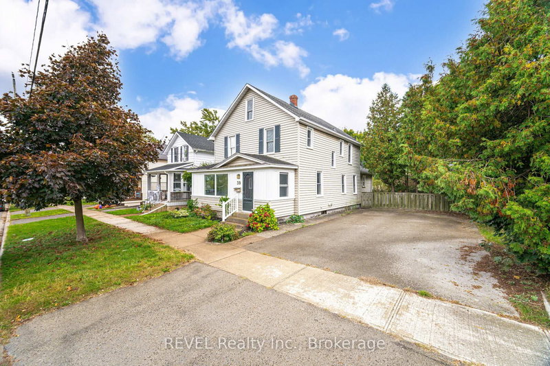 39 Phipps St, Fort Erie, L2A 2V3 | Image 3