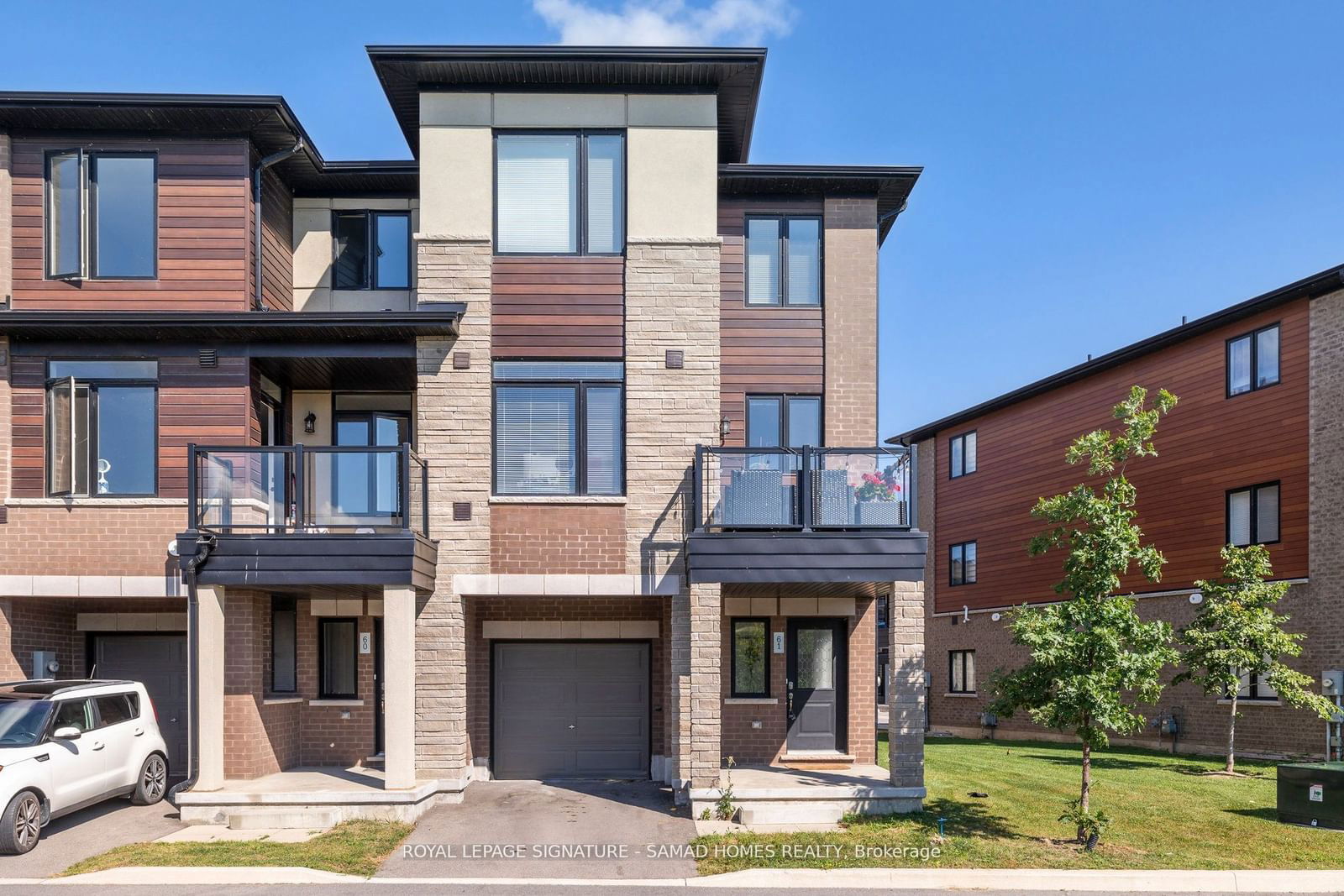 Townhouse leased at 61-590 North Service Road, Hamilton, Lakeshore, L8E 0K5 - MLS: X11822367