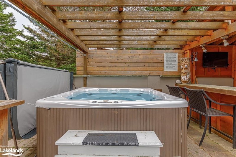 160 GRAND CYPRESS Lane, Blue Mountains, L9Y 0K8 | Image 2