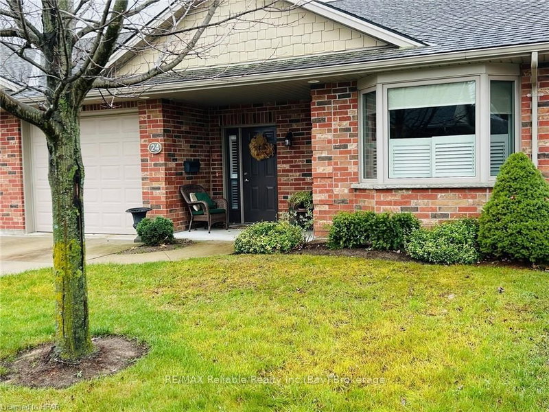 24 BAYFIELD MEWS Lane, Bluewater, N0M 1G0 | Image 3