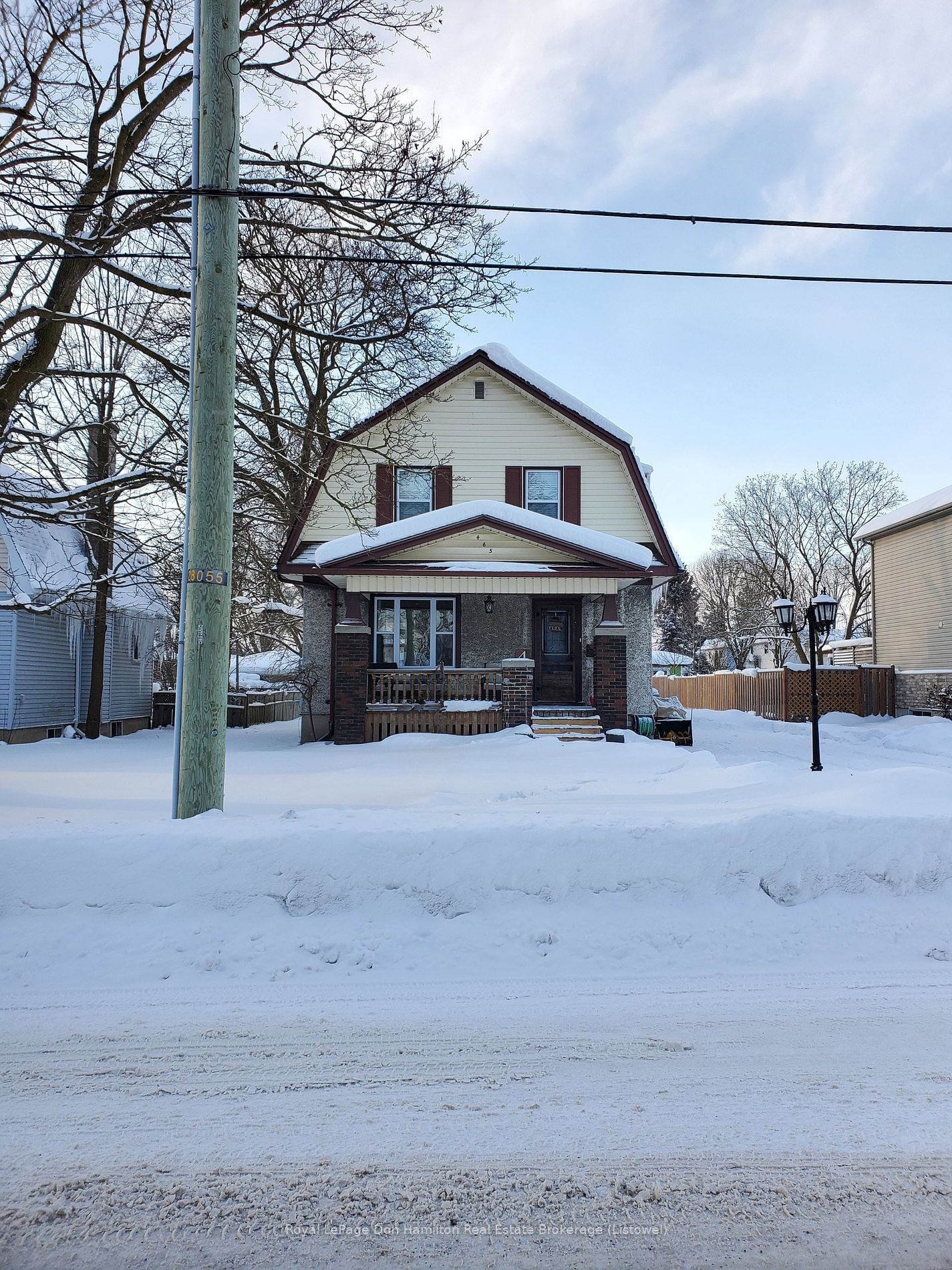 Building at 465 ALBERT Avenue, North Perth, Listowel