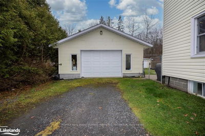 8 MEADOW St, Parry Sound -  image-0-1