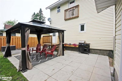 8 MEADOW St, Parry Sound -  image-0-3