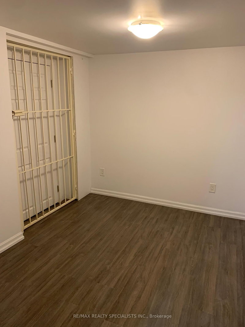 4 - 108 Queenston St, St. Catharines, L2R 2Z3 | Image 3