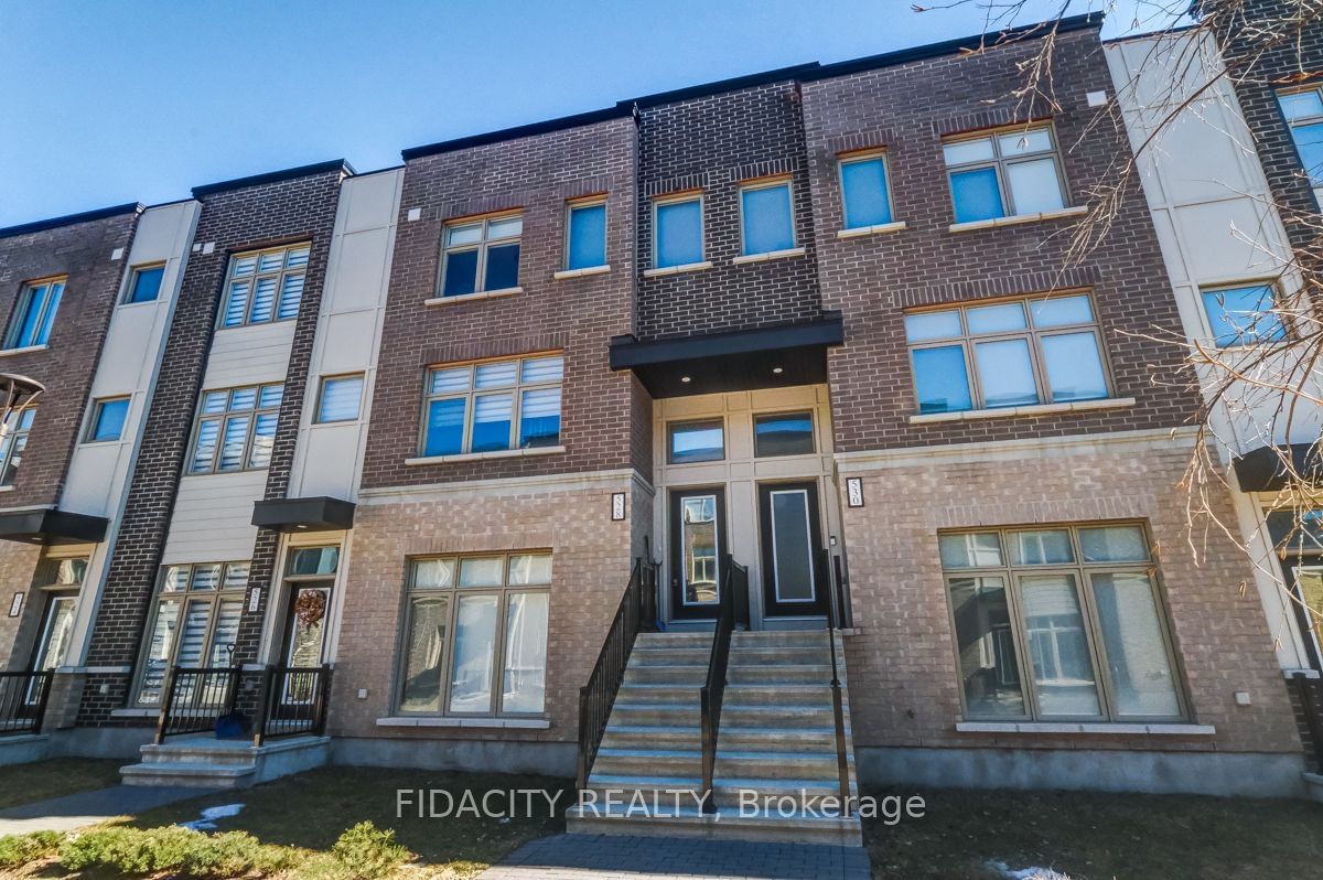 Townhouse for sale at 528 Ozawa, Manor Park - Cardinal Glen and Area, 3104 - CFB Rockcliffe and Area, K1K 4Z9 - MLS: X11824221