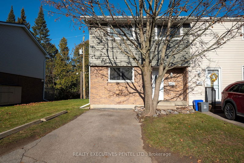 Unit D5 — 400 Westwood Dr, Cobourg - Cobourg image-0-0