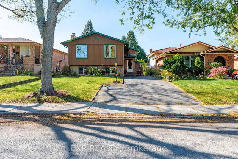 home for sale on 5043 UNIVERSITY Avenue