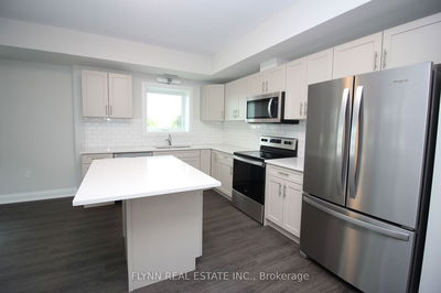 Unit 104 — 118 SUMMERSIDES Blvd, Pelham - 662 - Fonthill image-0-3