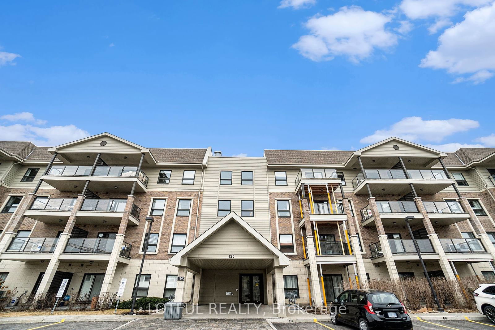 Condo sold at 417-120 Prestige Circle, Orleans - Cumberland and Area, 1101 - Chatelaine Village, K4A 1B4 - MLS: X11825106