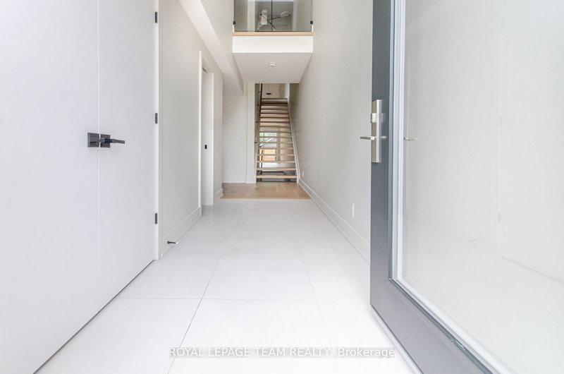 B - 13 FIFTH Ave, Ottawa, K1S 2M2 | Image 2