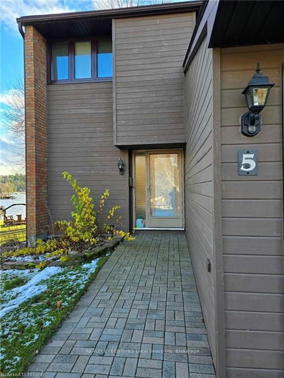 Unit 5 — 555 MAIN St, Callander -  image-0-1