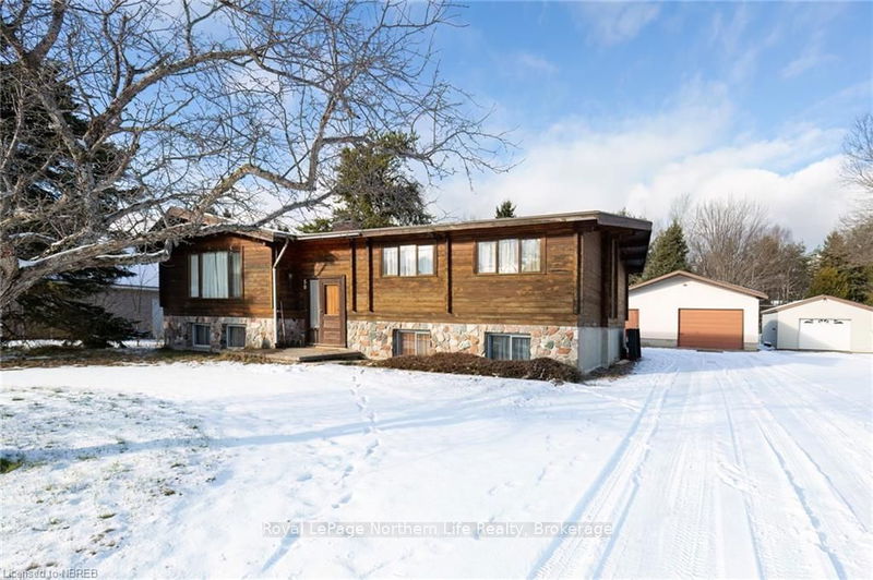 50 BESSERER Rd, North Bay -  image-0-0