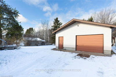 50 BESSERER Rd, North Bay -  image-0-1