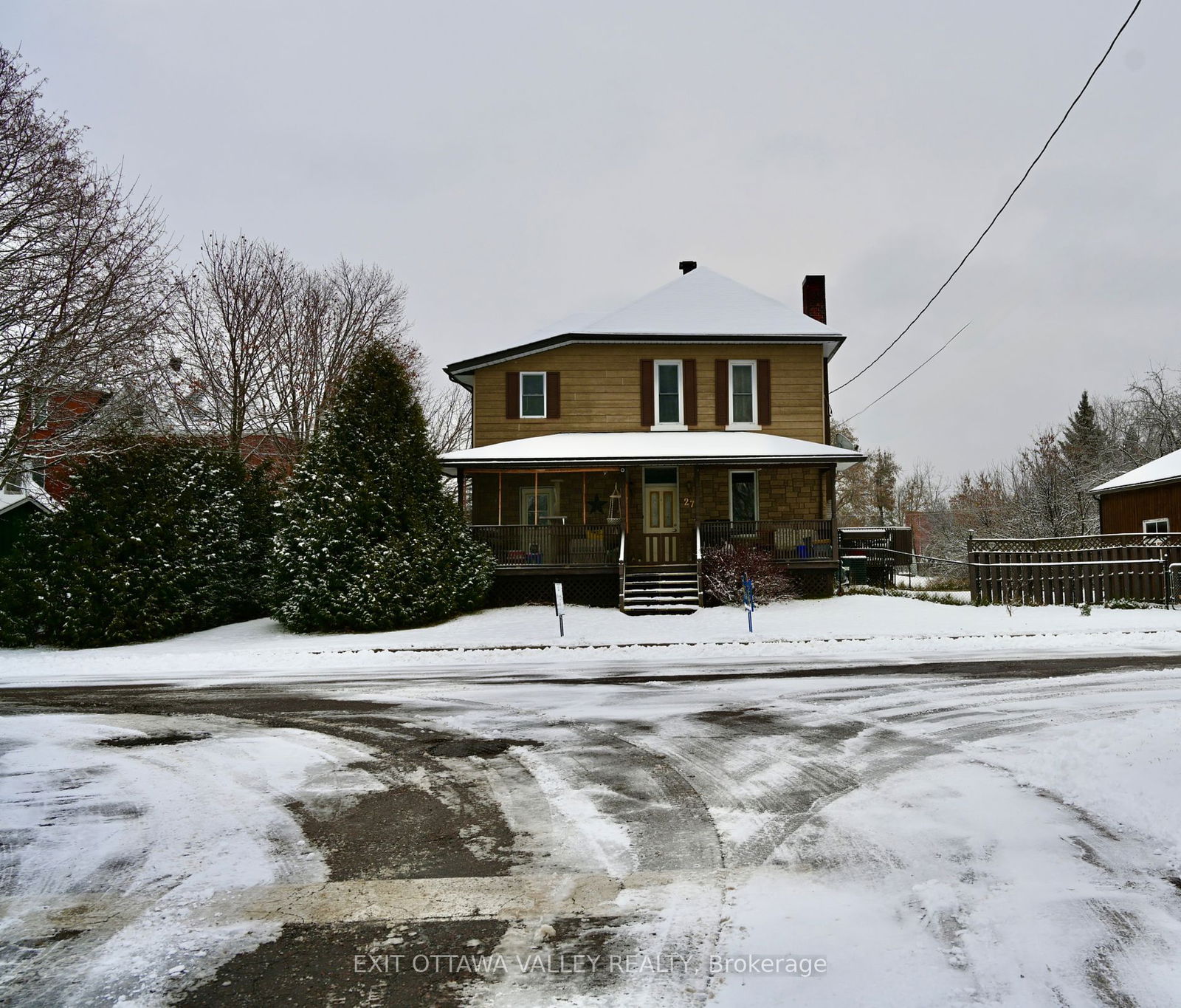 Detached House sold at 27 Meadow Street, Whitewater Region, 582 - Cobden, K0J 1K0 - MLS: X11880342