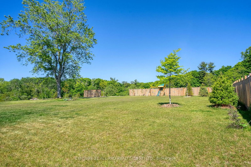 64 Alexander St, Port Hope, L1A 1B3 | Image 2