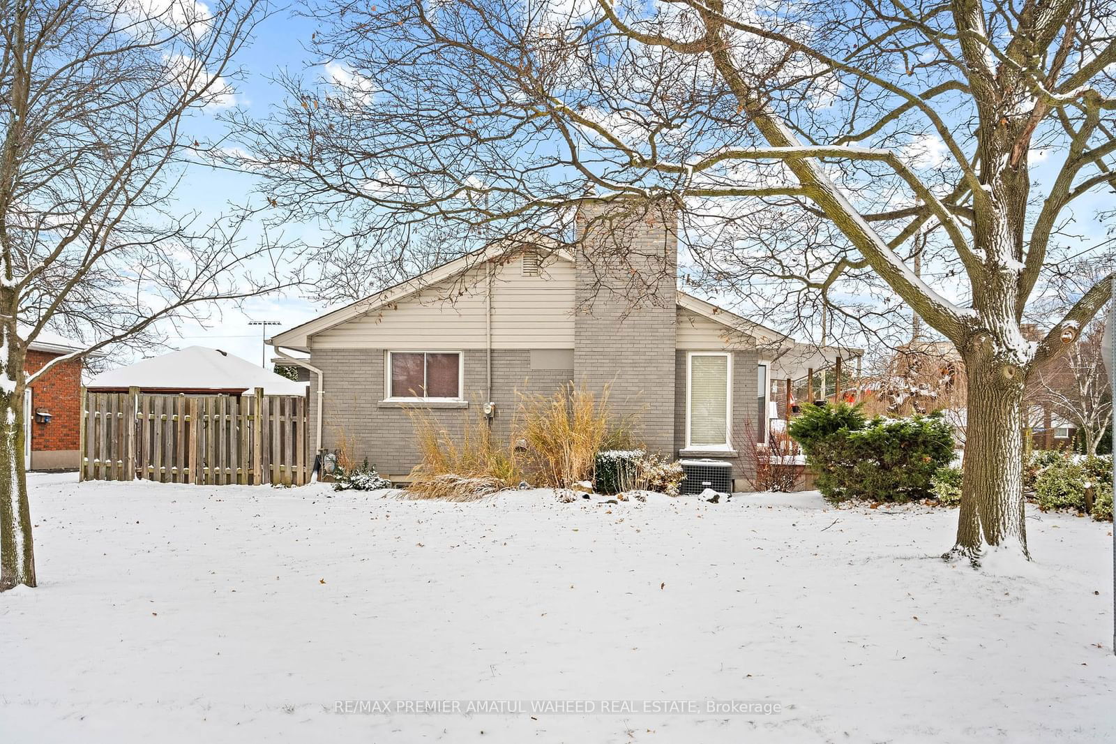 Detached House leased at 6597 Huggins Street, Niagara Falls, L2J 1H3 - MLS: X11880463