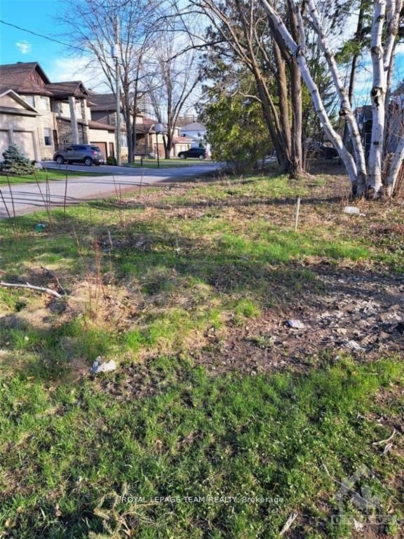 Vacant Land sold at 1561 Minaki Avenue, Ottawa, Mooneys Bay, K2C 0P1 - MLS: X11880921