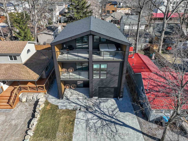 12 Warwick Avenue