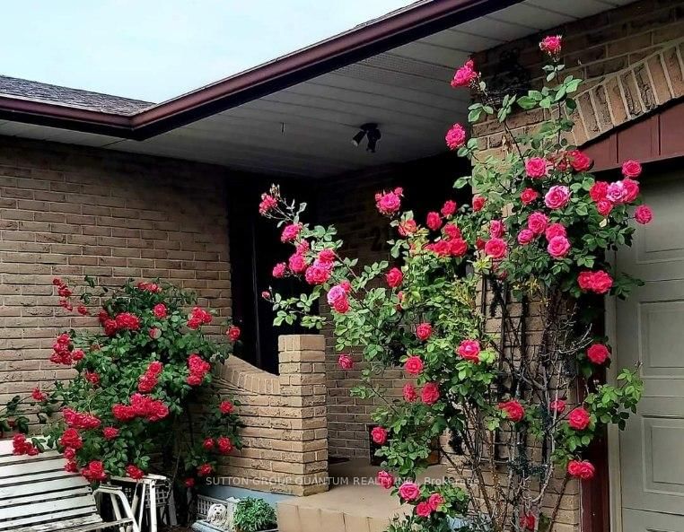 home for sale on 21 DRURY Crescent