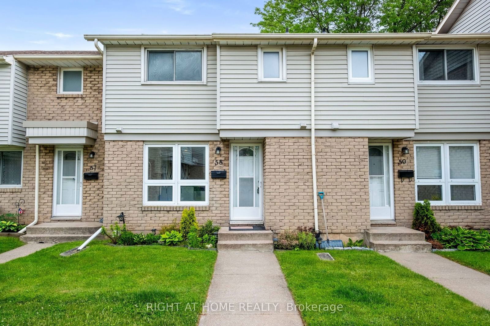 Townhouse leased at 58 - A-6767 Thorold Stone Road, Niagara Falls, 206 - Stamford, L2J 3W9 - MLS: X11881781